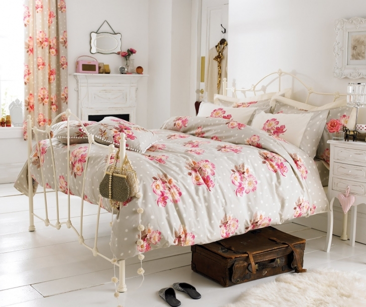 Không gian Đầy sức sống với họa tiết hoa cỏ