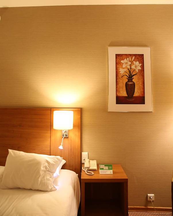 trang trí đầu giường