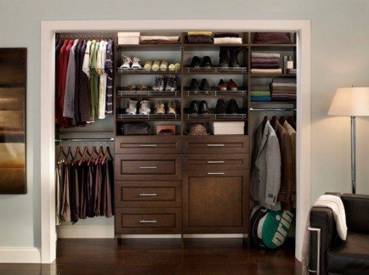 Cách sắp xếp tủ quần áo theo giới tính