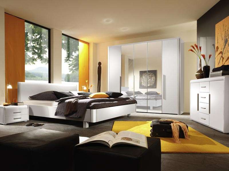 Sự kết hợp ấn tượng của hai gam màu vàng đen