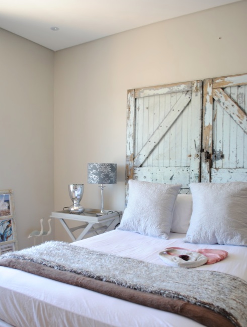 Đầu giường bằng gỗ độc đáo