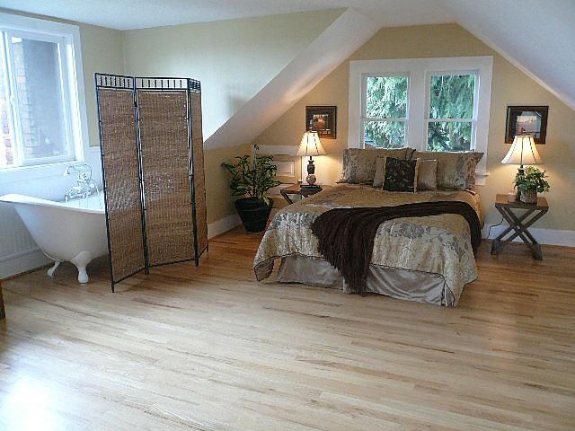 Phòng ngủ kết hợp bồn tắm